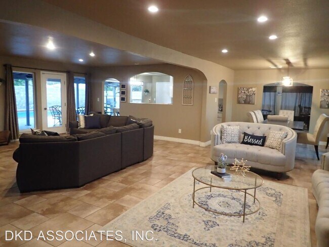 Building Photo - 3 br, 3.5 bath House - 9213 COSMOS