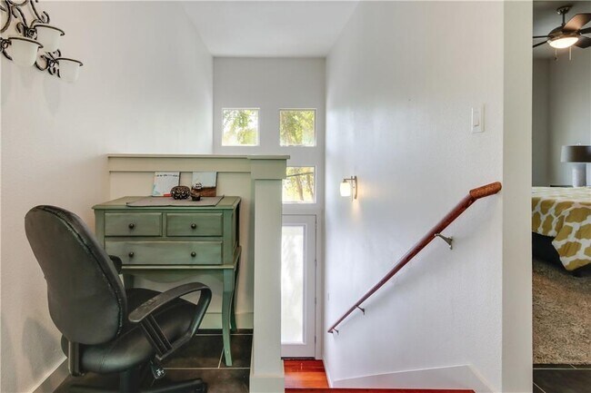 Foto del edificio - 2307 E 2nd St