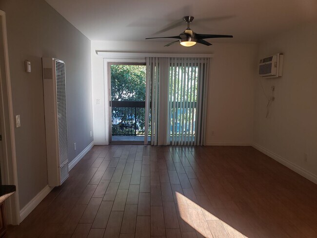 Foto del edificio - Orange 1 Bedroom