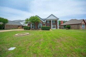 Building Photo - 716 Bridget Way