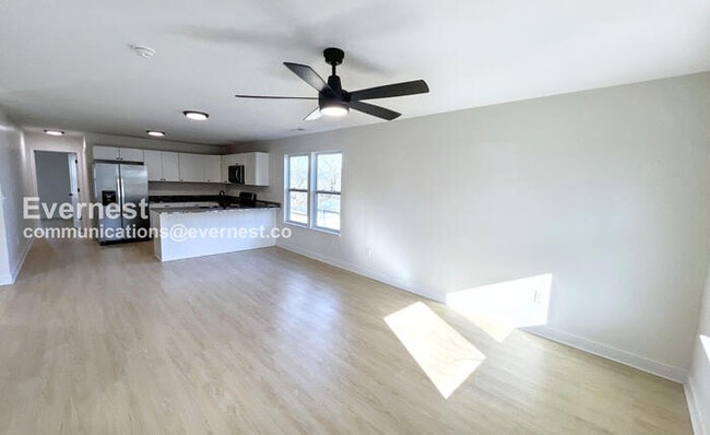 Foto del edificio - 879 Wheeler Ave