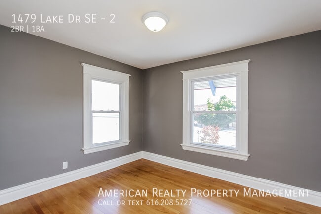 Foto del edificio - 1479 Lake Dr SE