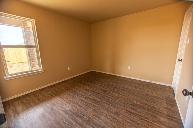 Building Photo - Luxury Rental in Cypress Grove!