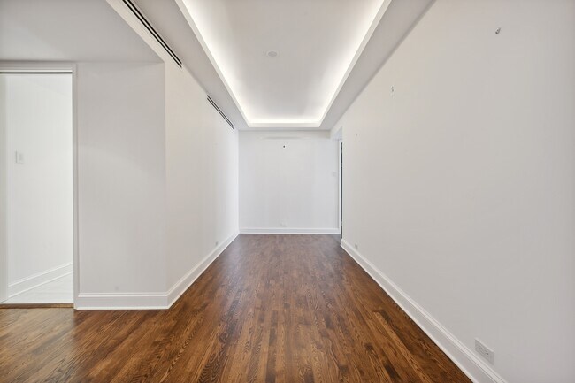 Foto del edificio - 180 E Pearson St
