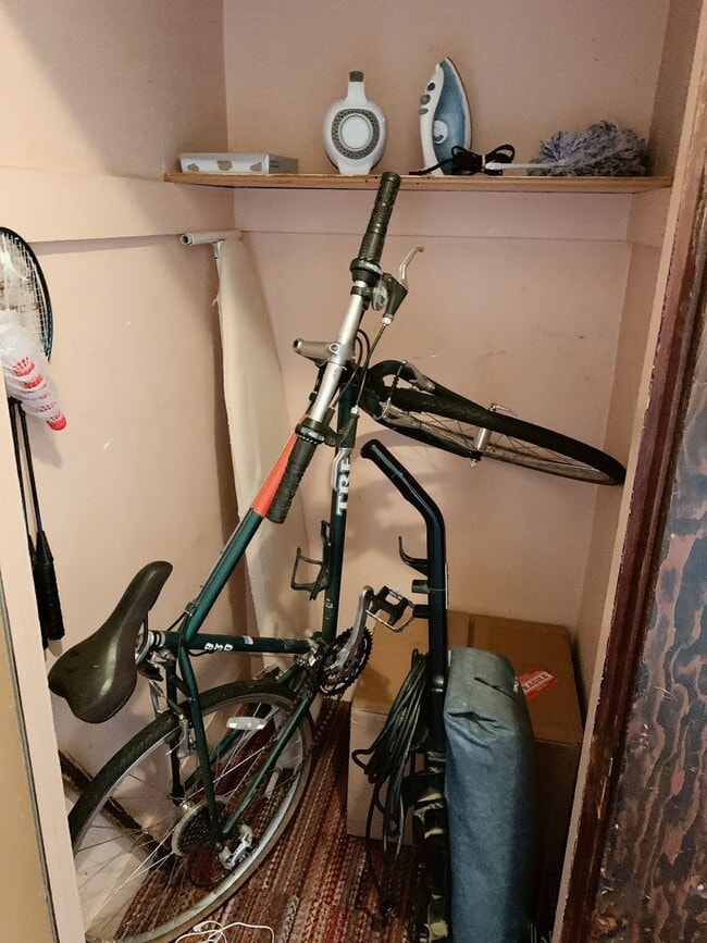 Building Photo - 1030 N Garden St