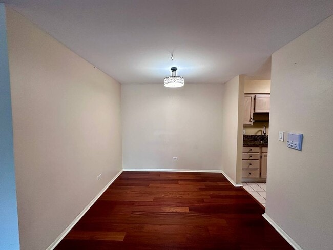 Building Photo - 6102 Knoll Valley Dr