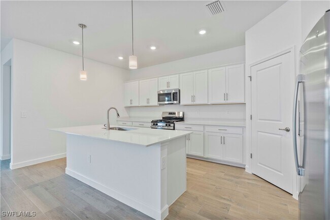 Building Photo - 15077 Jadestone Dr