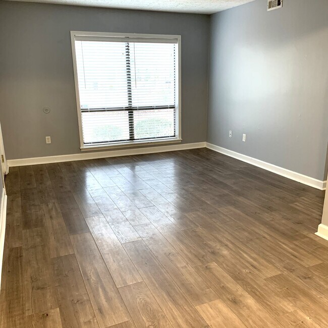 Foto del edificio - 615 Carter Ln