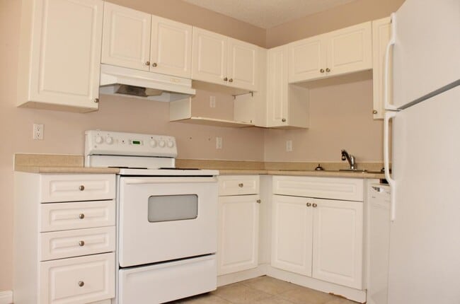 Building Photo - Garden Townhomes