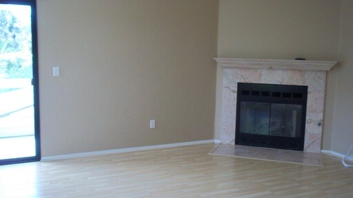 Building Photo - 539 Lomas Santa Fe Dr
