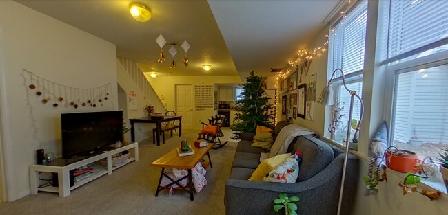 Foto del edificio - Attached Garage + Pet Friendly + Washer & ...