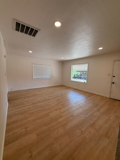 Building Photo - 1150 N Magnolia Ave