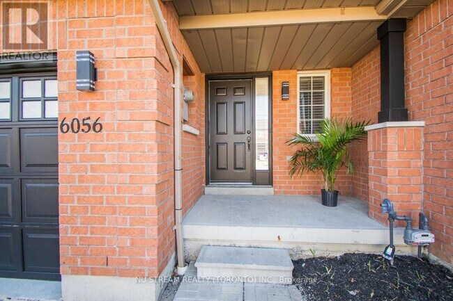 Photo du bâtiment - 6056 Coxswain Crescent