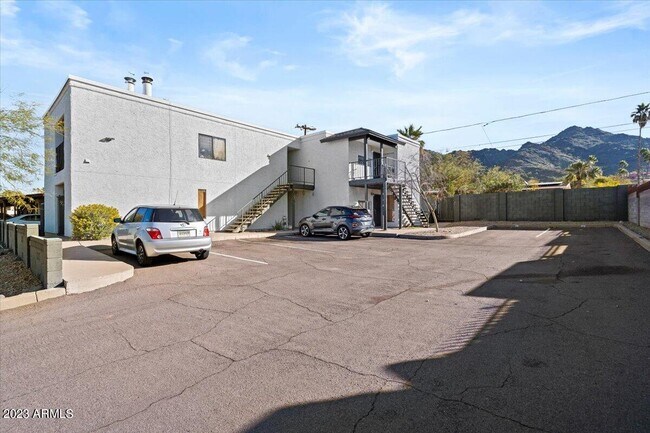 Building Photo - 9621 N 16th St