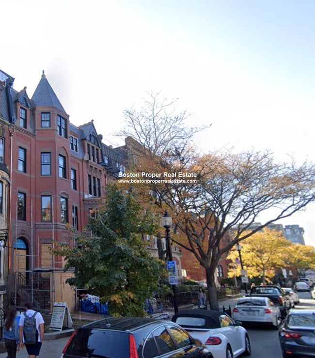 Building Photo - 272 Newbury St