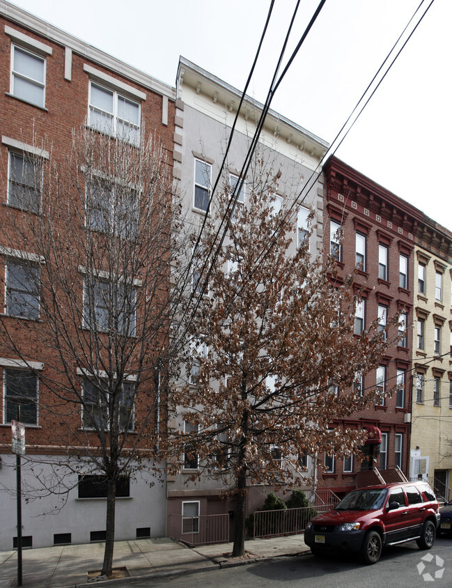 Foto del edificio - 111 Madison St