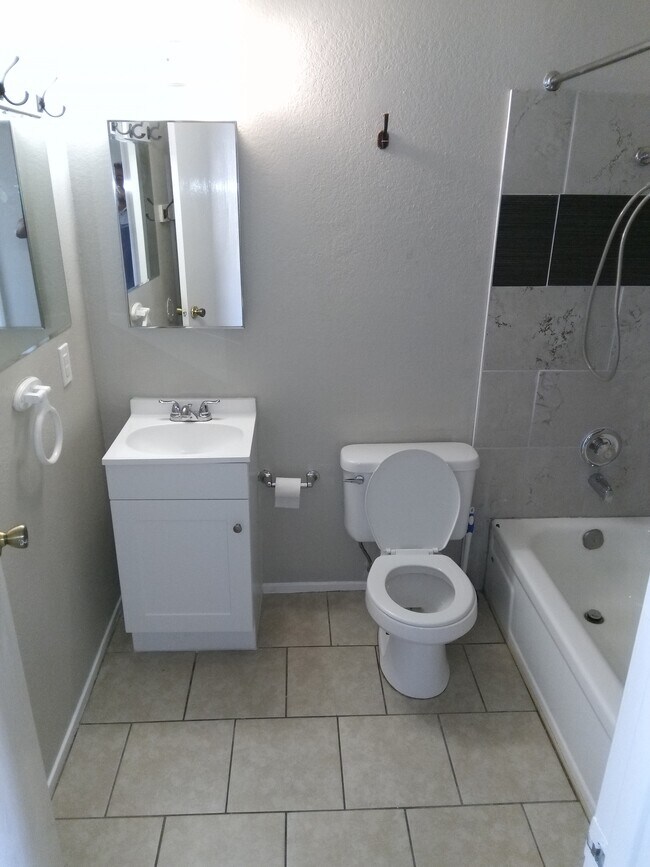 Building Photo - 4243 Zavala St