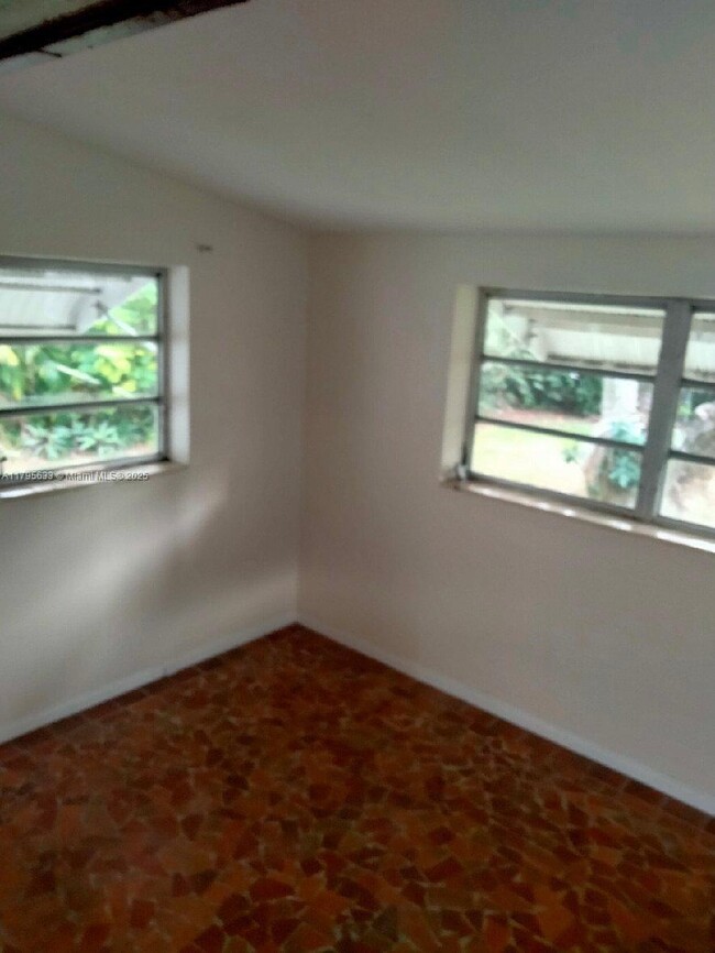 Foto del edificio - 3670 SW 20th St