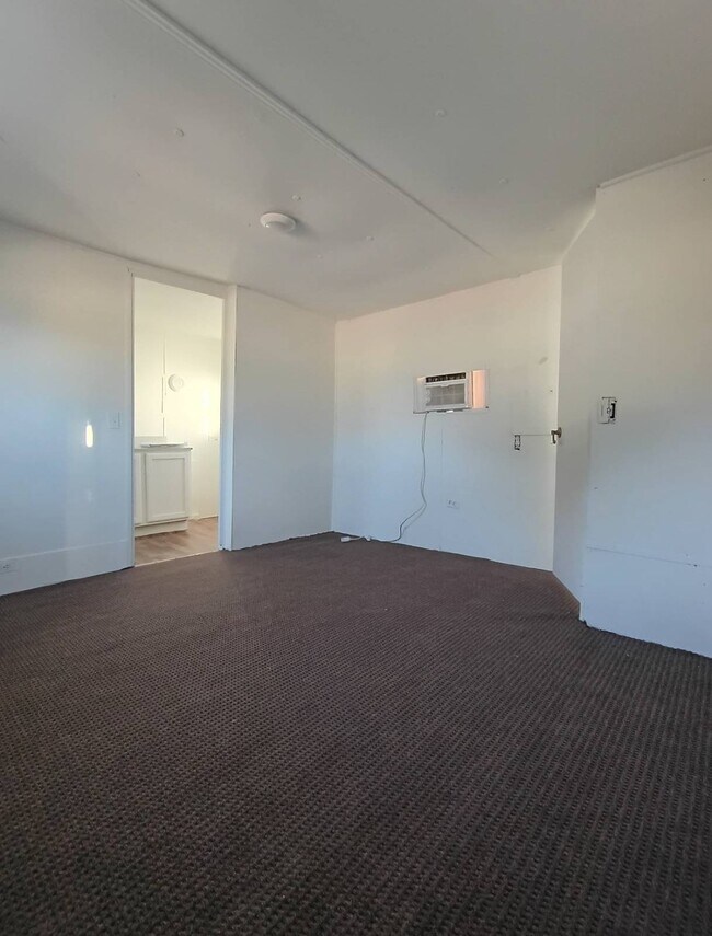 Building Photo - 1435 W King St