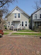 Building Photo - 1220 W 5th St