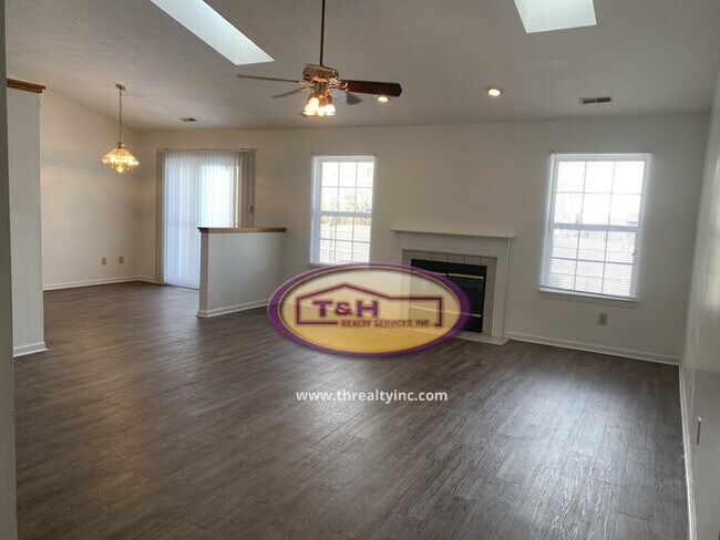 Building Photo - Lovely Pike Township Ranch!