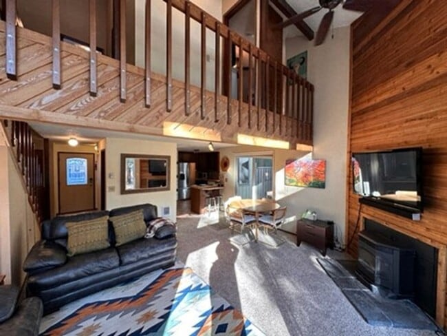 Building Photo - *FURNISHED* 16685 Wagon Trail in River Mea...