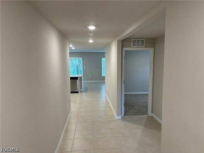 Building Photo - 5013 Placid Ln