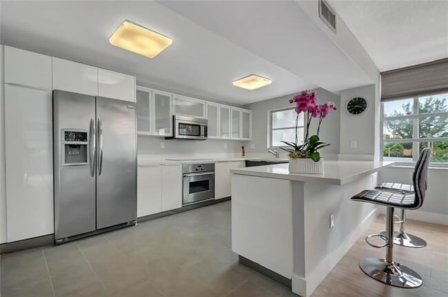 Foto del edificio - 2780 NE 183rd St