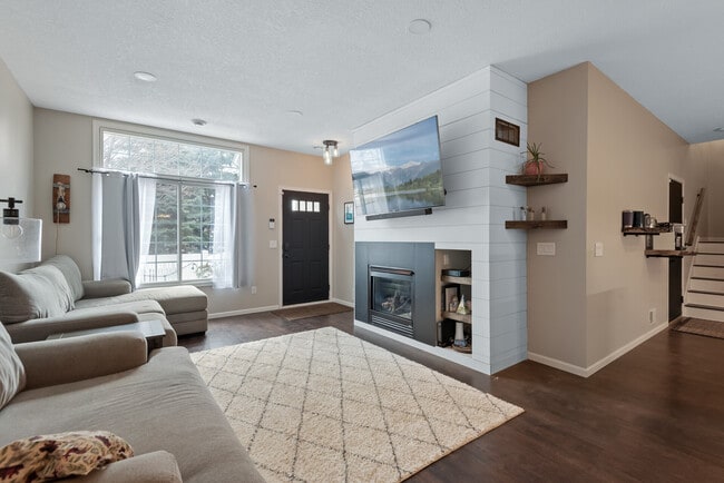 Living Room - 13055 Europa Trail Way N