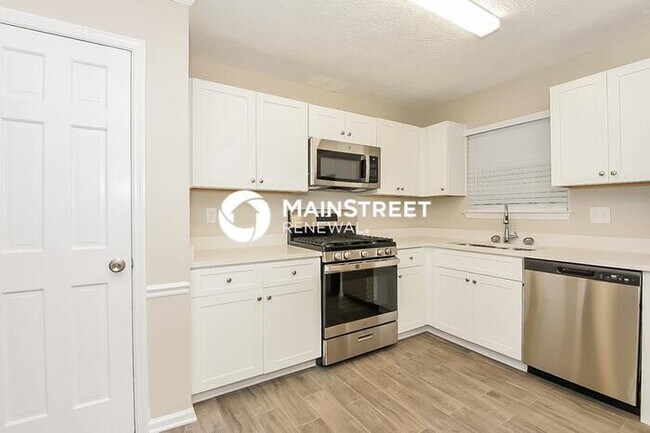 Building Photo - 3 Bedroom Pet-Friendly Home in Acworth, GA with Main Street Renewal