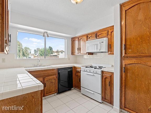 Building Photo - 3 br, 2 bath House - 3713 Adidas Ave