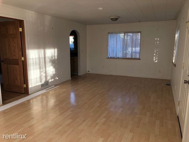 Building Photo - 3 br, 1.5 bath House - 123 E Blueberry A