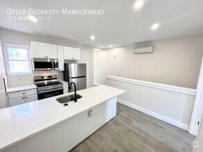 Building Photo - 22 S Yewdall St