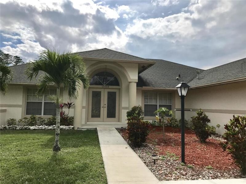 15058 62nd Pl N, Loxahatchee, FL 33470 Room for Rent in Loxahatchee