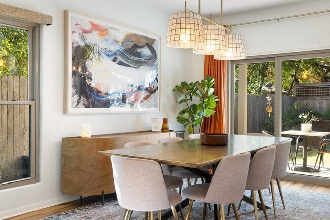 Building Photo - 2205 Amur Dr