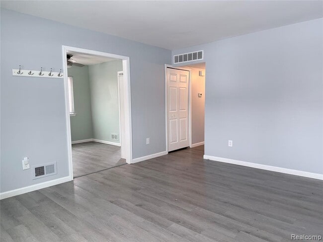 Building Photo - 166 W Coy Ave