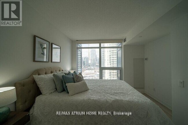 Building Photo - 70-1570 Queens Wharf Rd