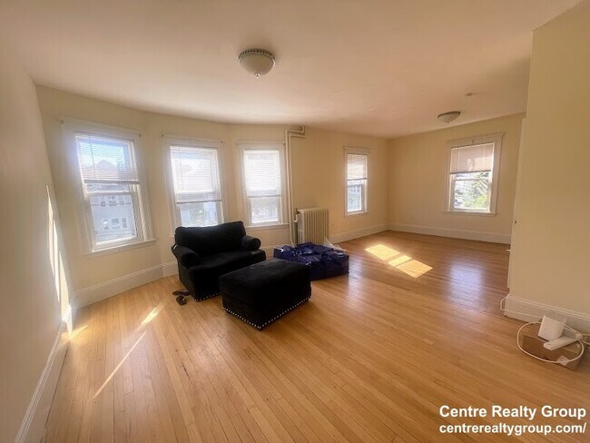 Foto del edificio - 41 Hunnewell Ave