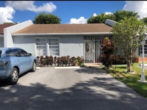 Building Photo - 5813 SW 140th Ave