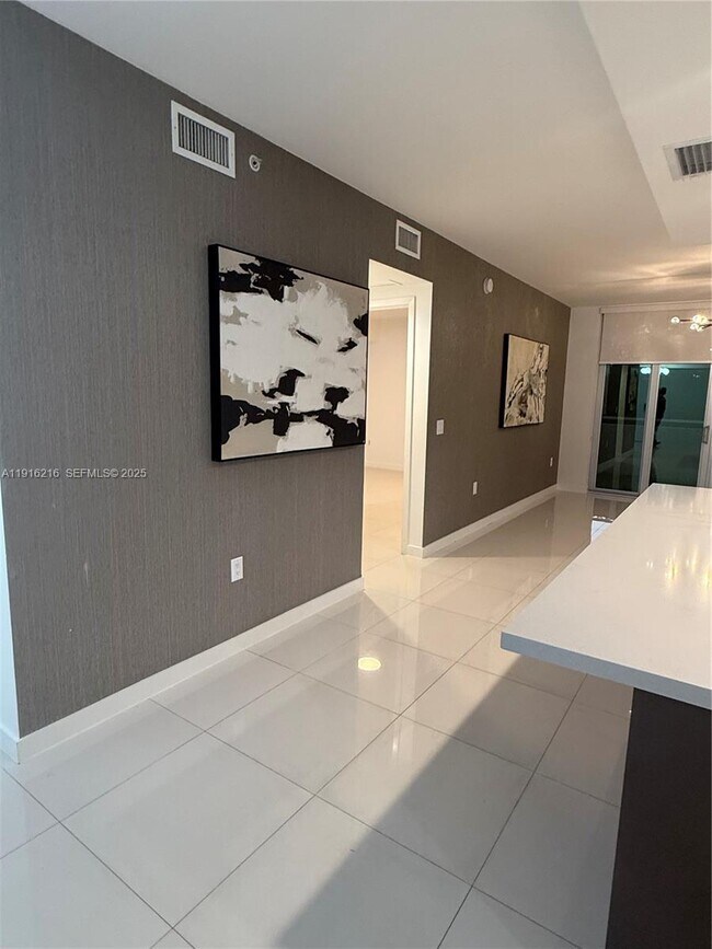 Foto del edificio - 7825 NW 107th Ave