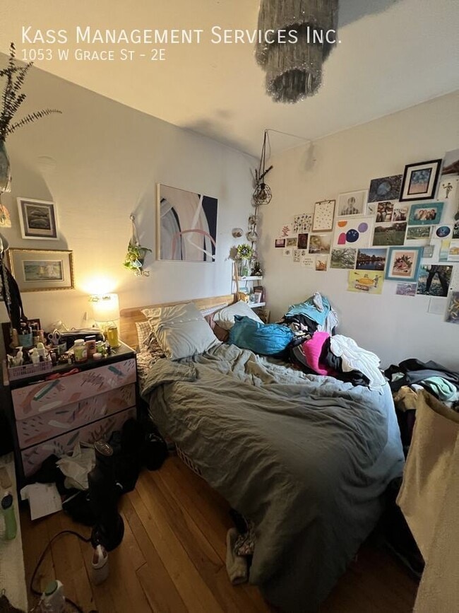 Photo - 1053 W Grace St Apartment