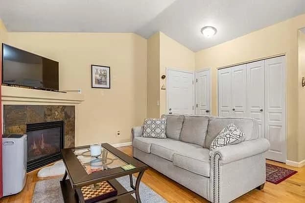 Building Photo - 12014 SE Bush St