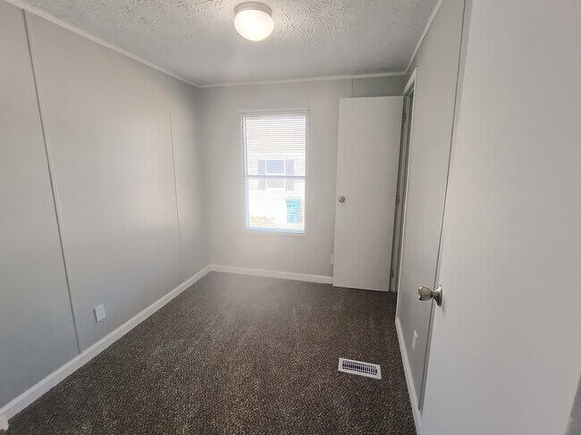 Foto del edificio - 42 Deerwood Park