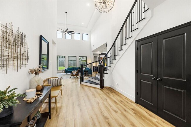 Building Photo - 12817 N Palomino Lk Cir