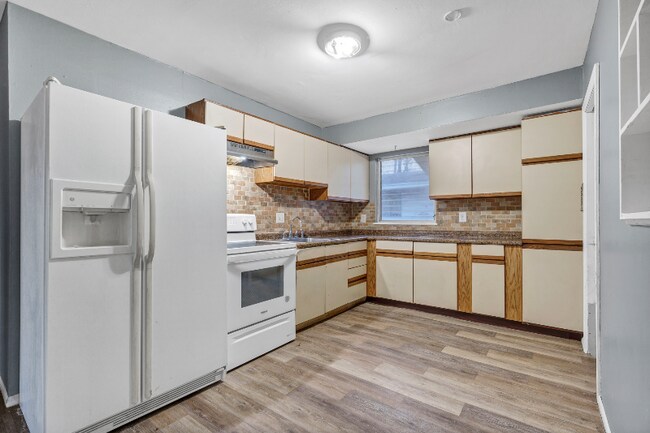 Foto del edificio - 10508 Lilac Ave