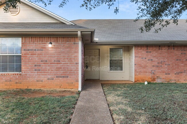 Building Photo - 10217 Hyacinth Ln