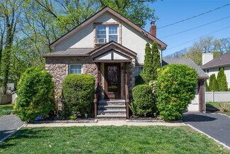 Building Photo - 3 Woodmere Ln