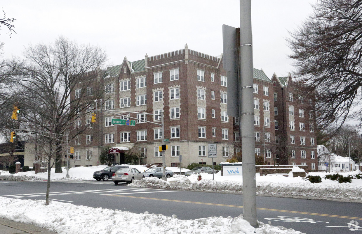 Foto principal - South Street Apartment Homes