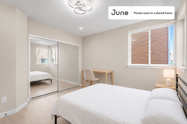 Building Photo - Room in Shared 5 bed/5 bath home in Boyle Heights