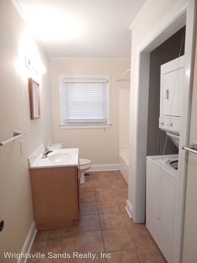 Building Photo - 201 Rutledge Dr